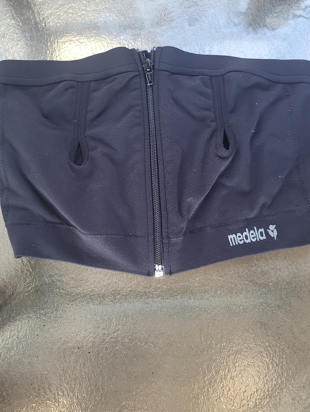 Medela Black Front-Zip Nursing Bra Extension / Support Band